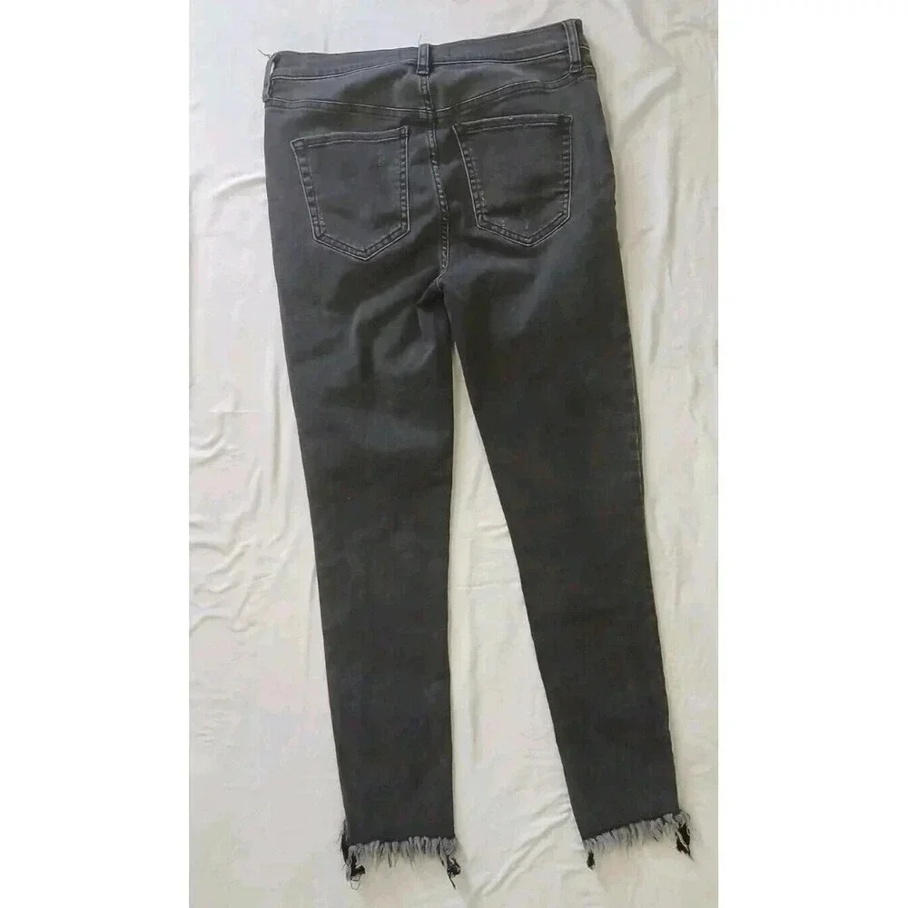 Free People Skinny Ankle Black Distressed Ripped Jeans 61855-16515125 Size W28 - Picture 3 of 7